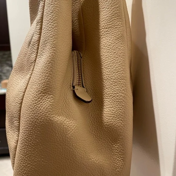 Coach Shoulder Bag, buttercup yellow, like new. - Picture 4 of 5